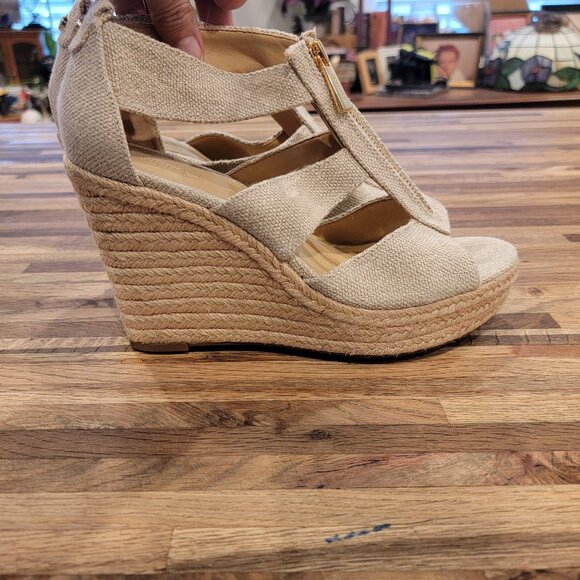 Michael Kors Damita wedge sandals in Pale Gold Linen - Picture 10 of 13